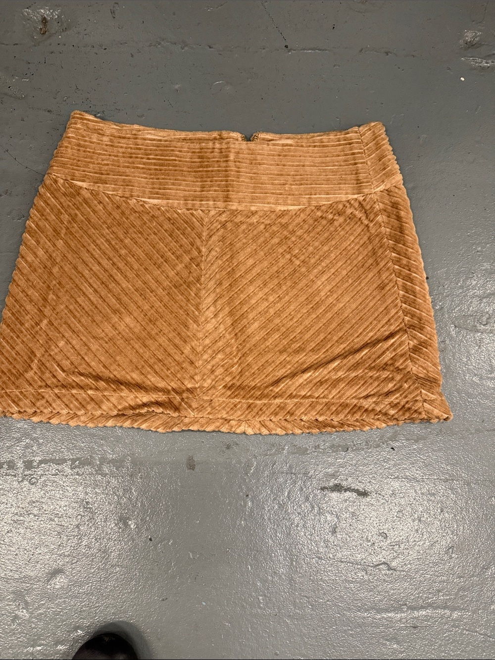 Textured low-rise Corduroy Mini Skirt in Camel